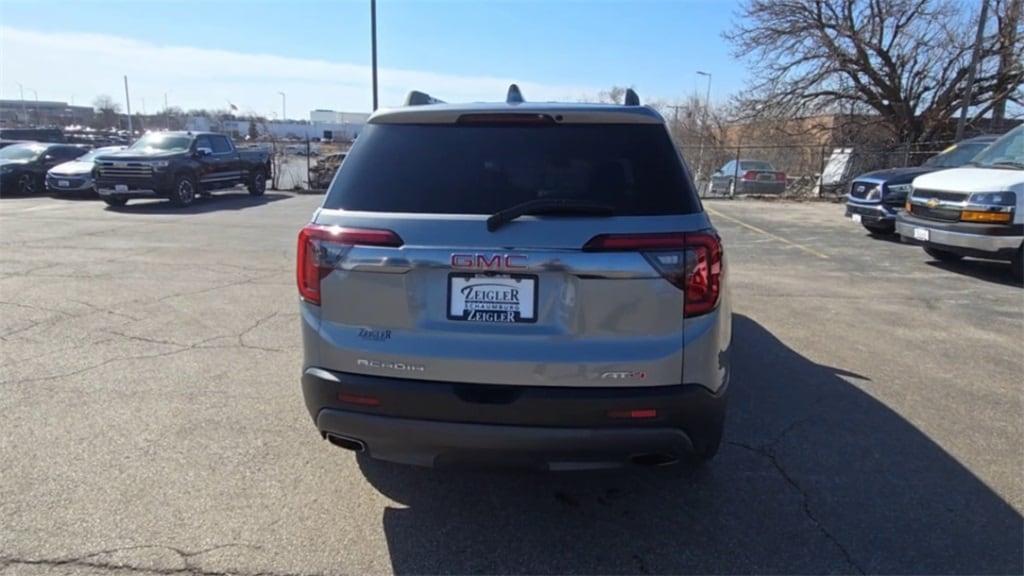 2023 GMC ACADIA - Image 7