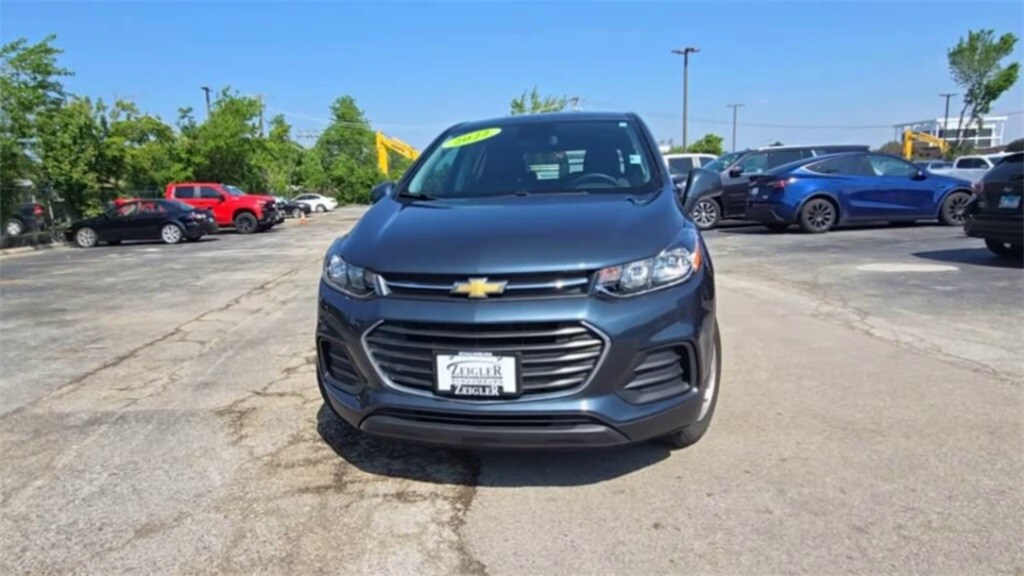 2022 Chevrolet Trax LS photo 4