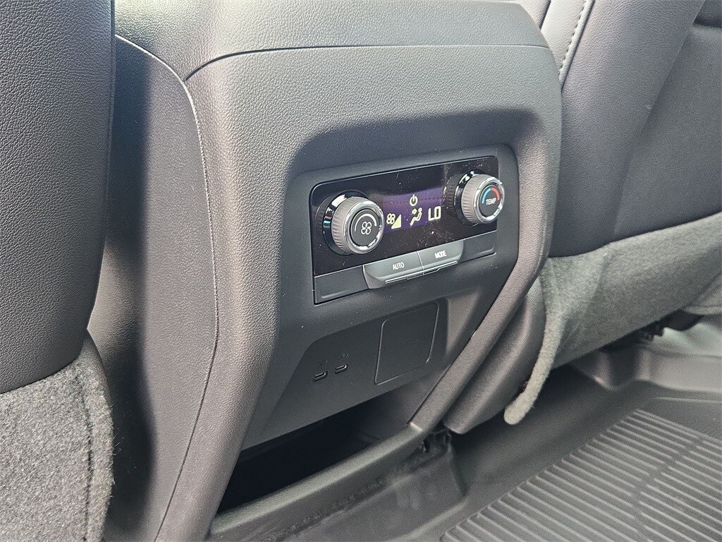 2025 Chevrolet Traverse Z71 - Photo 28