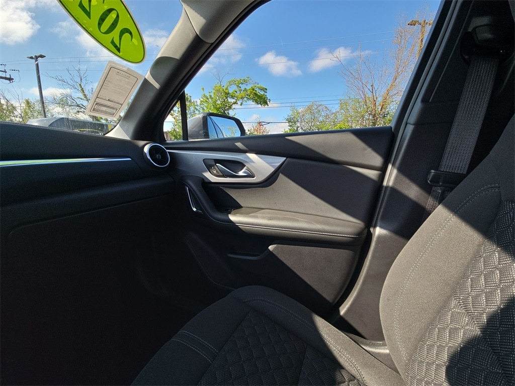 2022 CHEVROLET BLAZER - Image 11