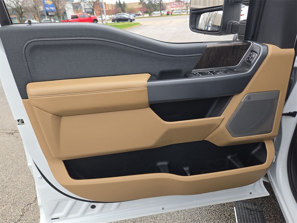 2023 FORD F-450 - Image 23