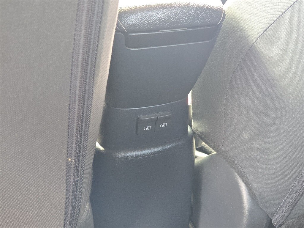 2021 NISSAN VERSA - Image 27