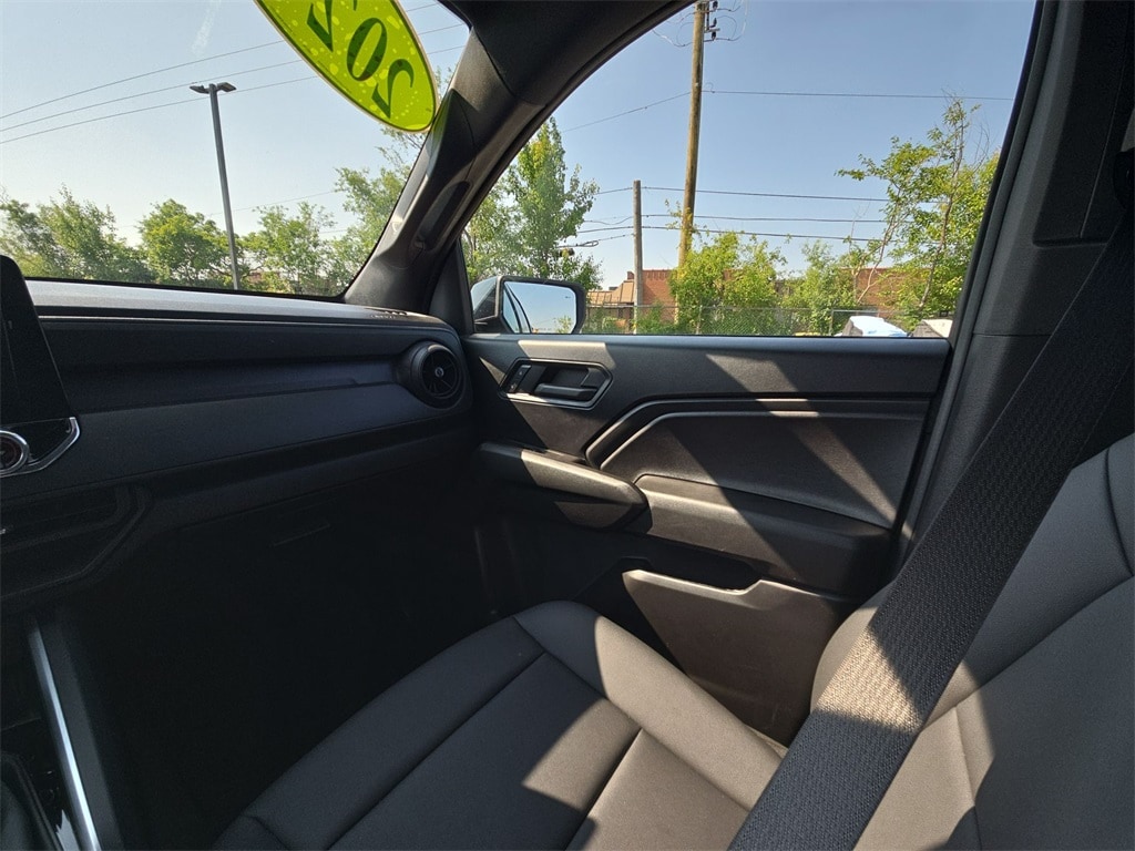 2024 CHEVROLET COLORADO - Image 11