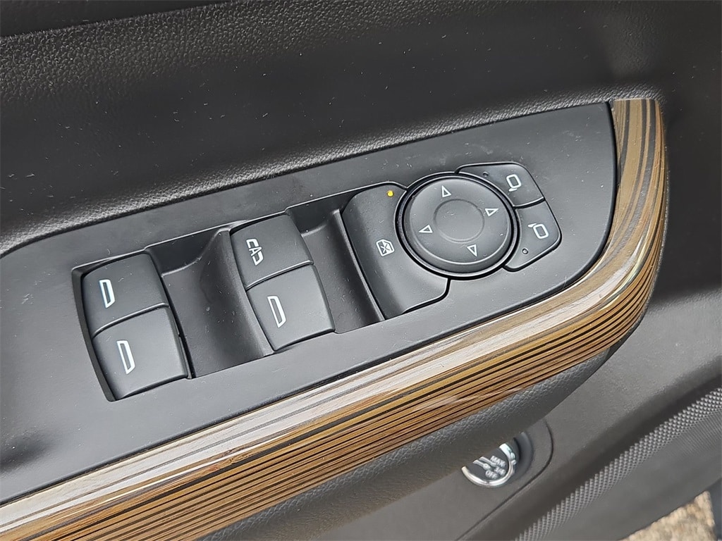 2023 GMC ACADIA - Image 21