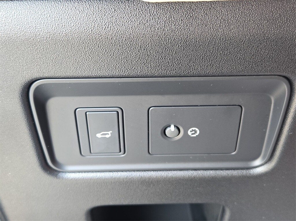 2023 LAND ROVER DISCOVERY - Image 24