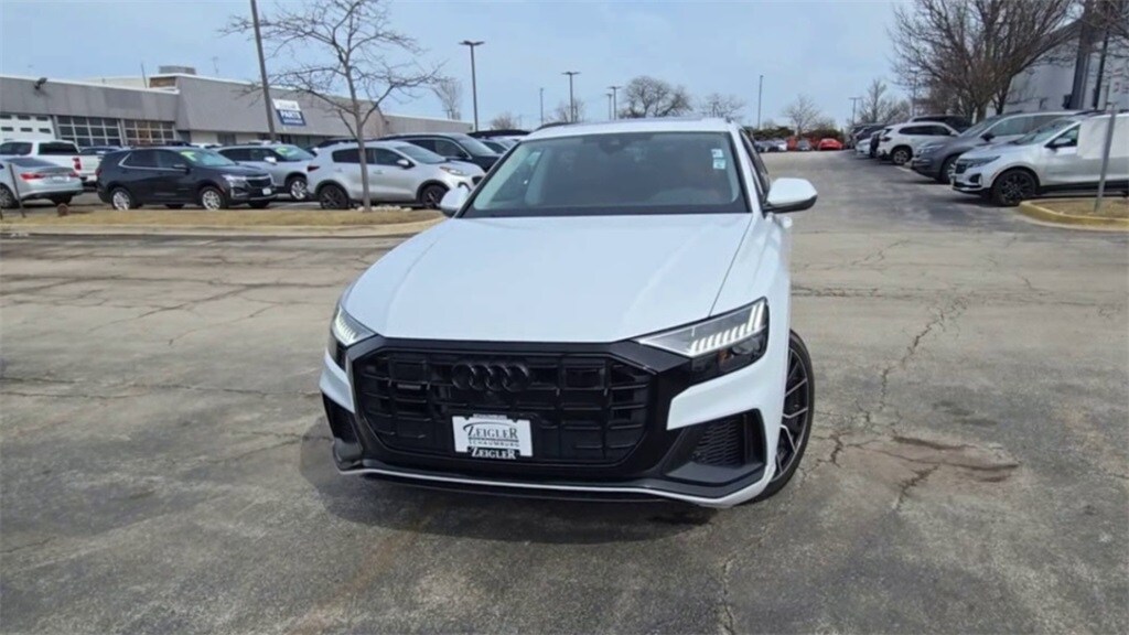 2023 Audi Q8 55 Premium Plus photo 2