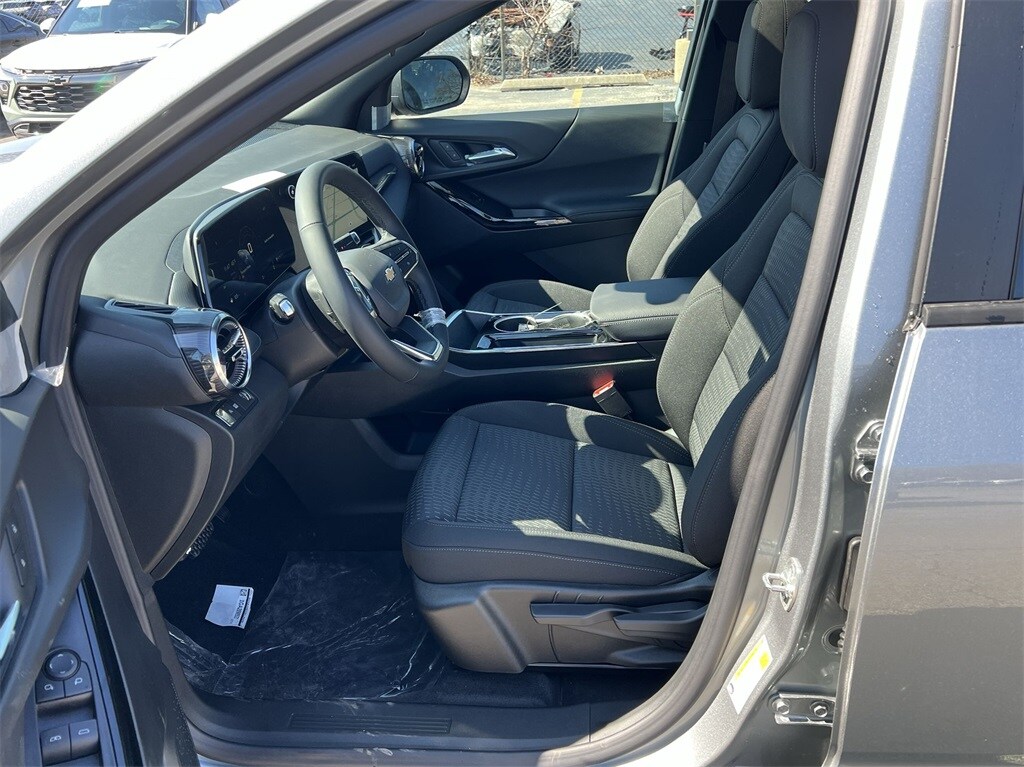 2025 Chevrolet Equinox LT - Photo 20