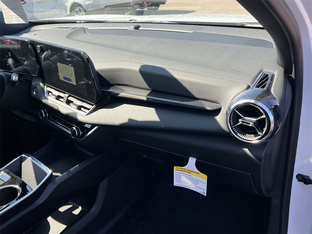2025 Chevrolet Equinox LT - Photo 29