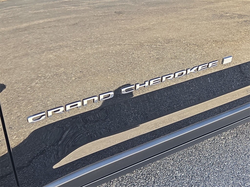 2022 JEEP GRAND CHEROKEE - Image 37