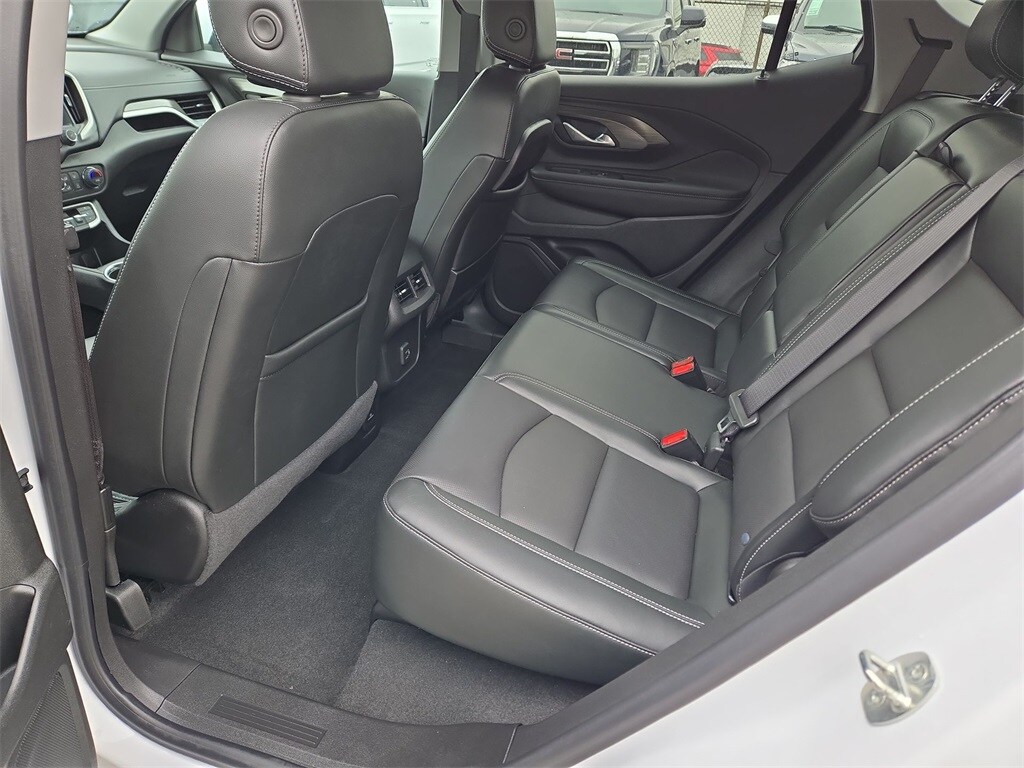 2022 GMC TERRAIN - Image 24