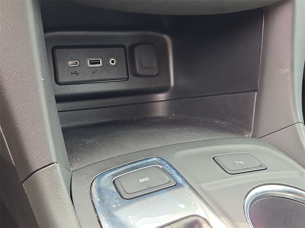 2023 CHEVROLET EQUINOX - Image 40