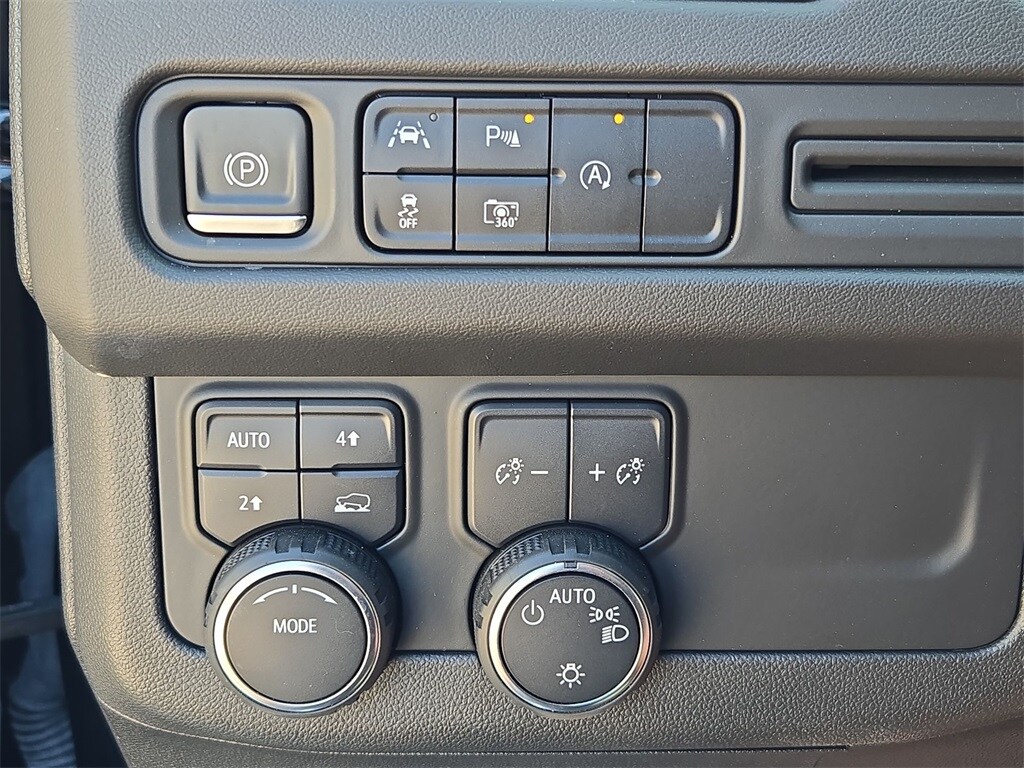 2023 CHEVROLET SUBURBAN - Image 24