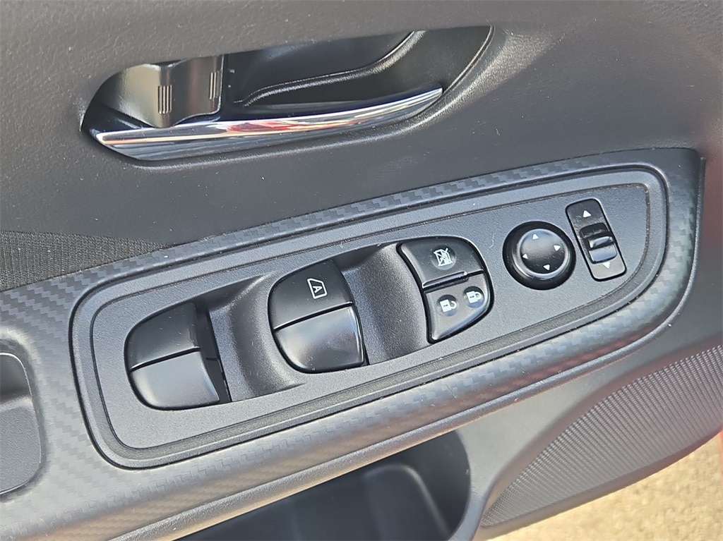 2021 NISSAN VERSA - Image 29