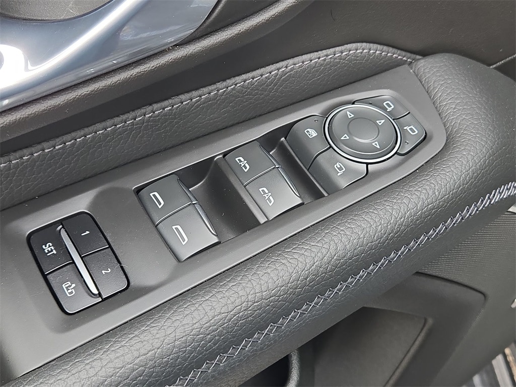 2022 GMC YUKON - Image 24