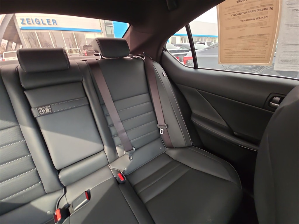 2022 LEXUS IS - Image 14