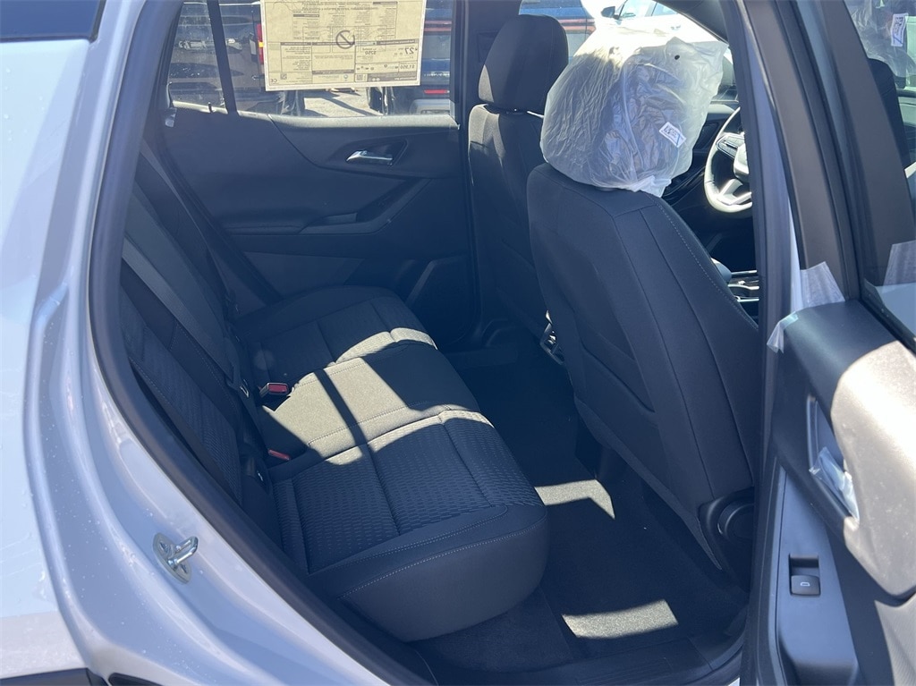 2025 Chevrolet Equinox LT - Photo 27