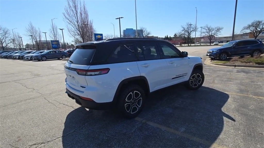 2024 JEEP GRAND CHEROKEE - Image 8