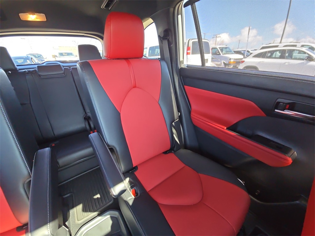 2022 TOYOTA HIGHLANDER - Image 14