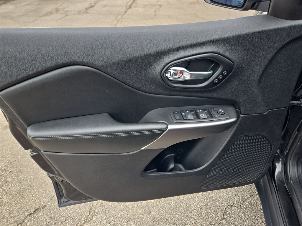 2022 JEEP CHEROKEE - Image 23