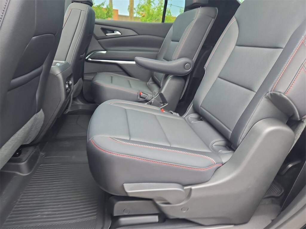 2025 Chevrolet Traverse Z71 - Photo 32