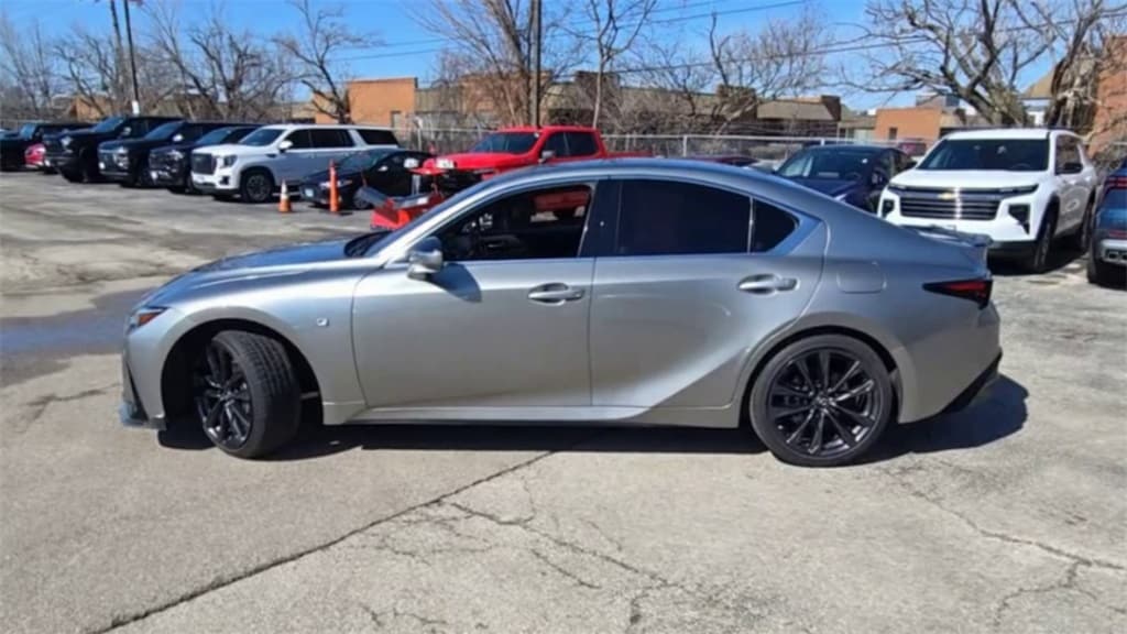 2022 LEXUS IS - Image 5