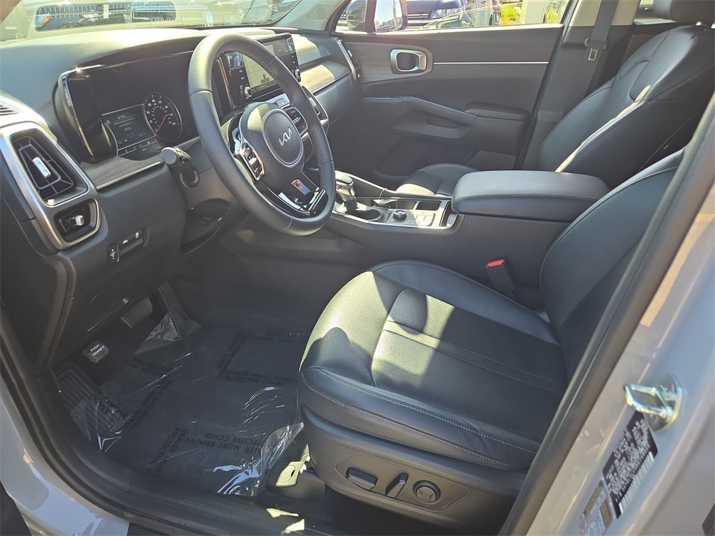 2022 KIA SORENTO - Image 25