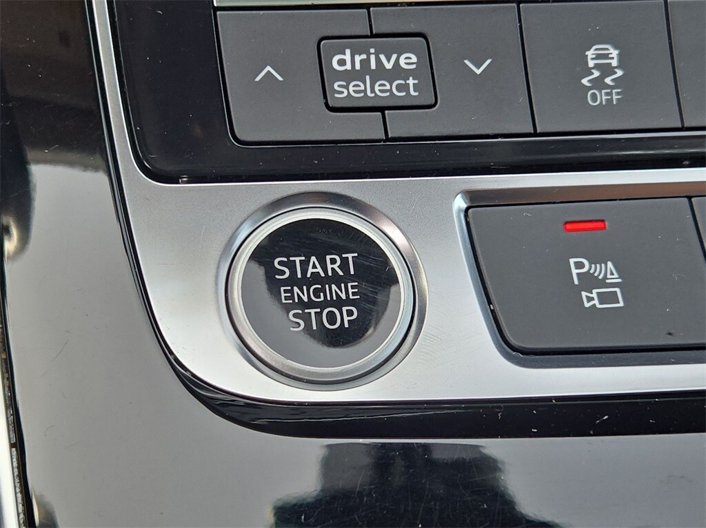 2023 AUDI Q8 - Image 23