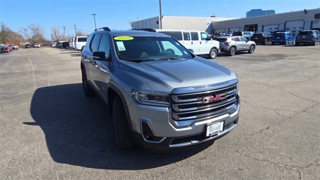 2023 Gmc Acadia AT4 photo 2