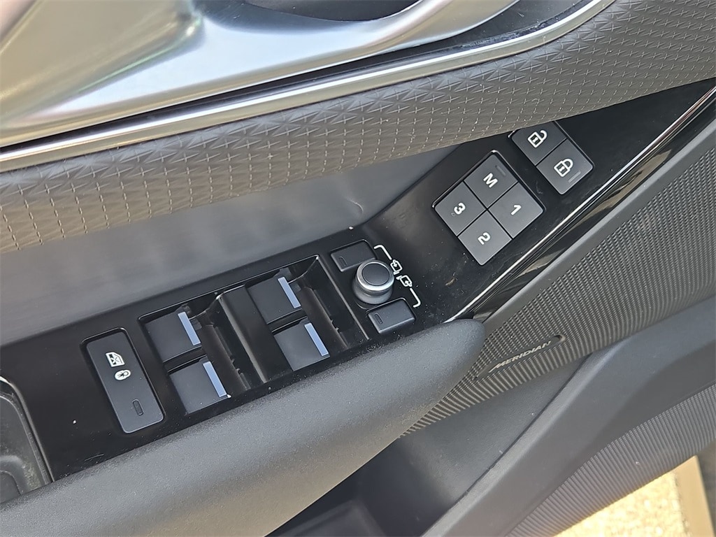 2023 LAND ROVER RANGE ROVER VELAR - Image 24