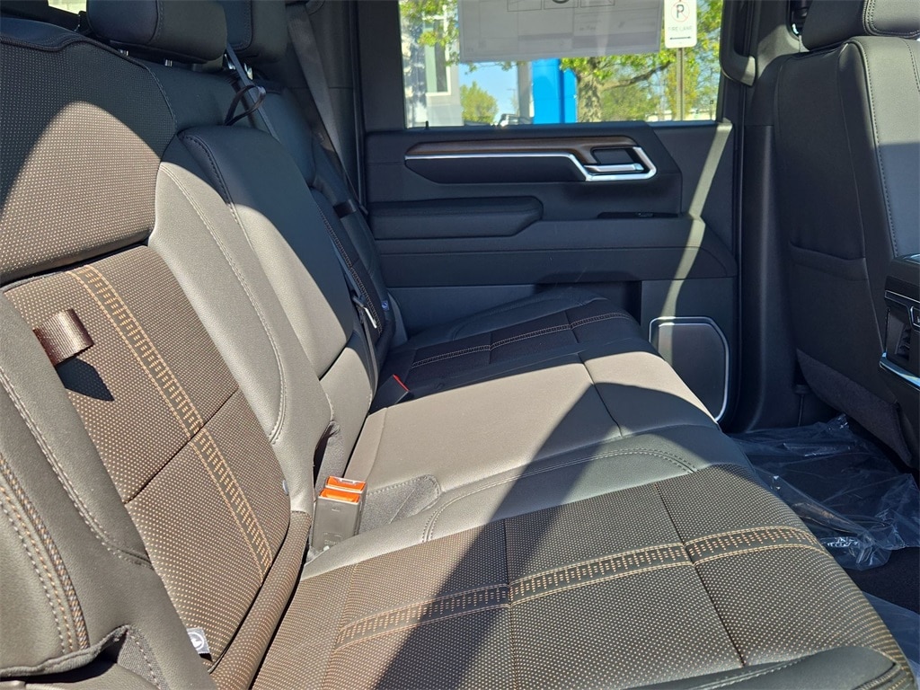 2025 Chevrolet Silverado 2500 HD High Country - Photo 28