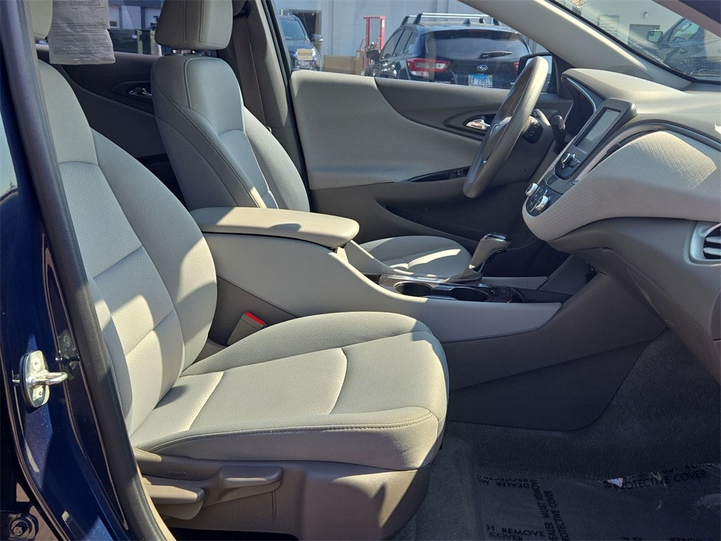 2018 CHEVROLET MALIBU - Image 33