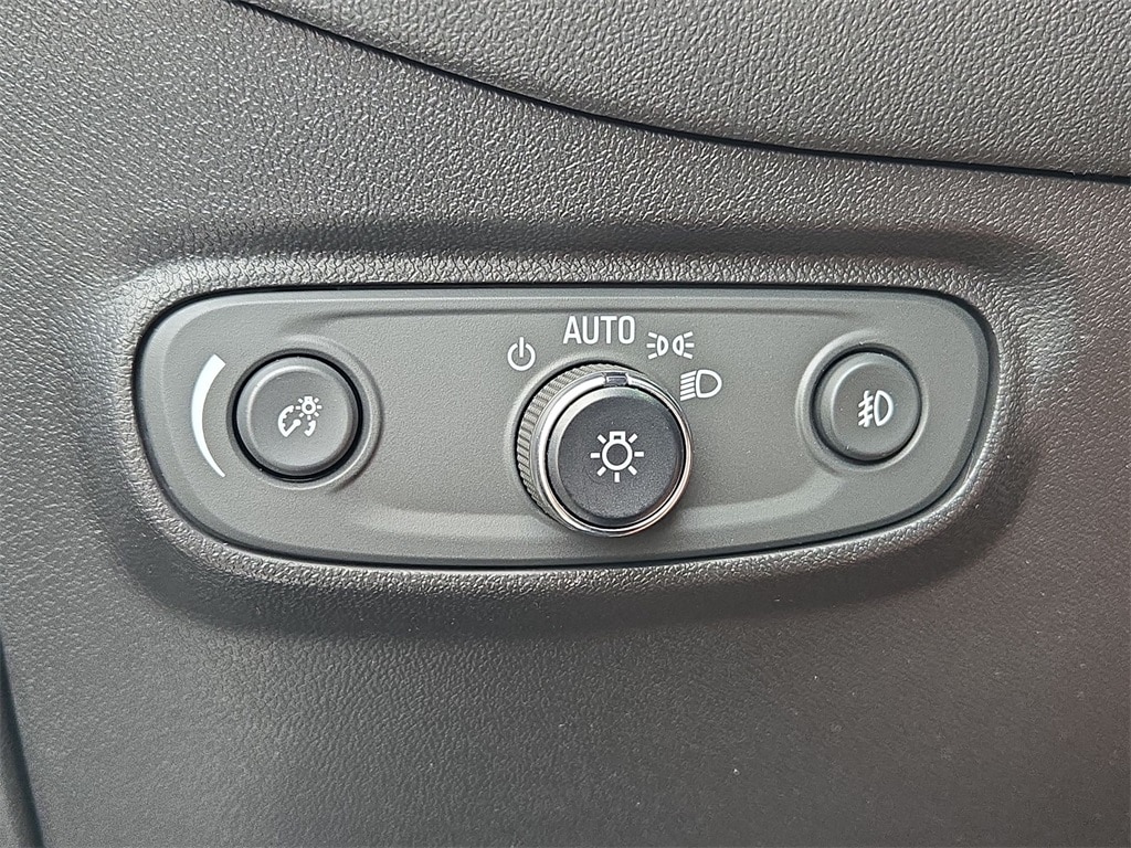 2022 CHEVROLET EQUINOX - Image 17