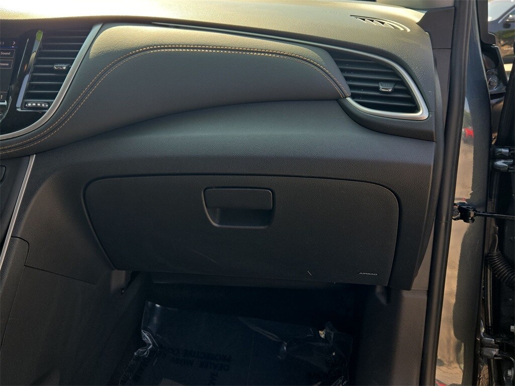 2022 CHEVROLET TRAX - Image 32