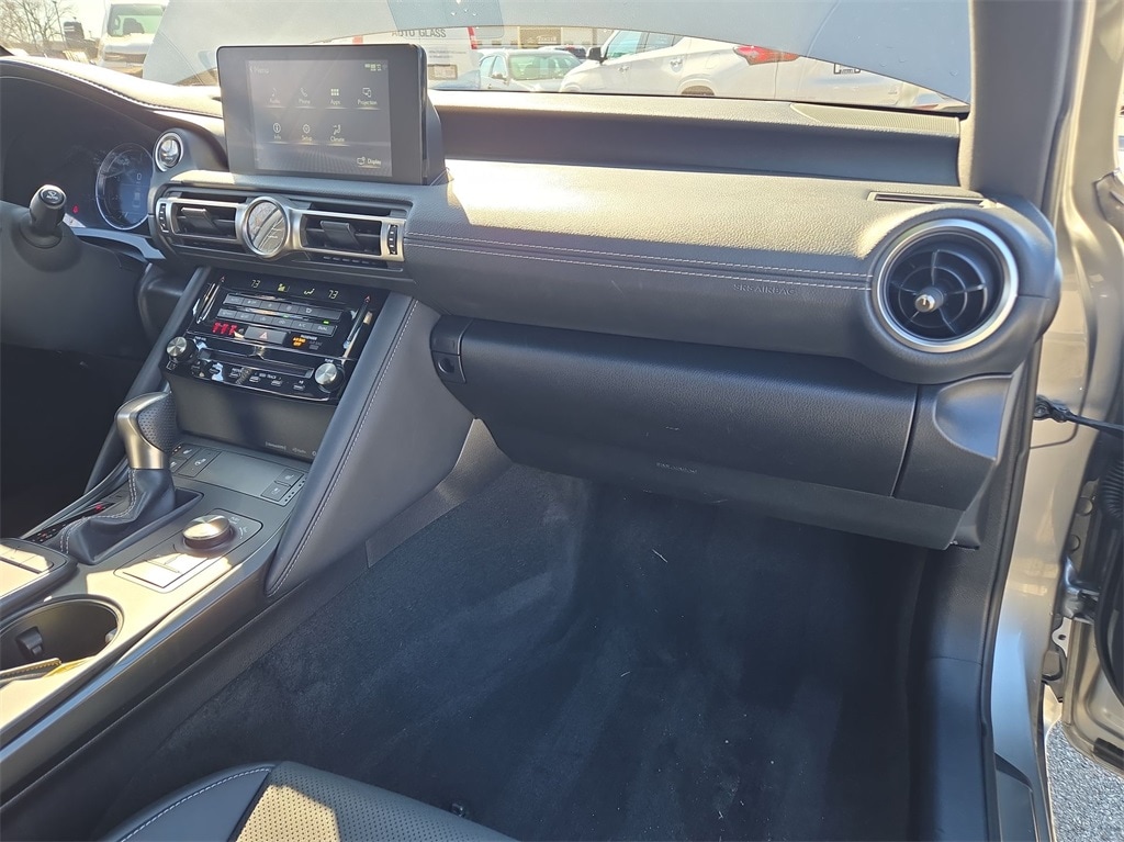 2022 LEXUS IS - Image 35