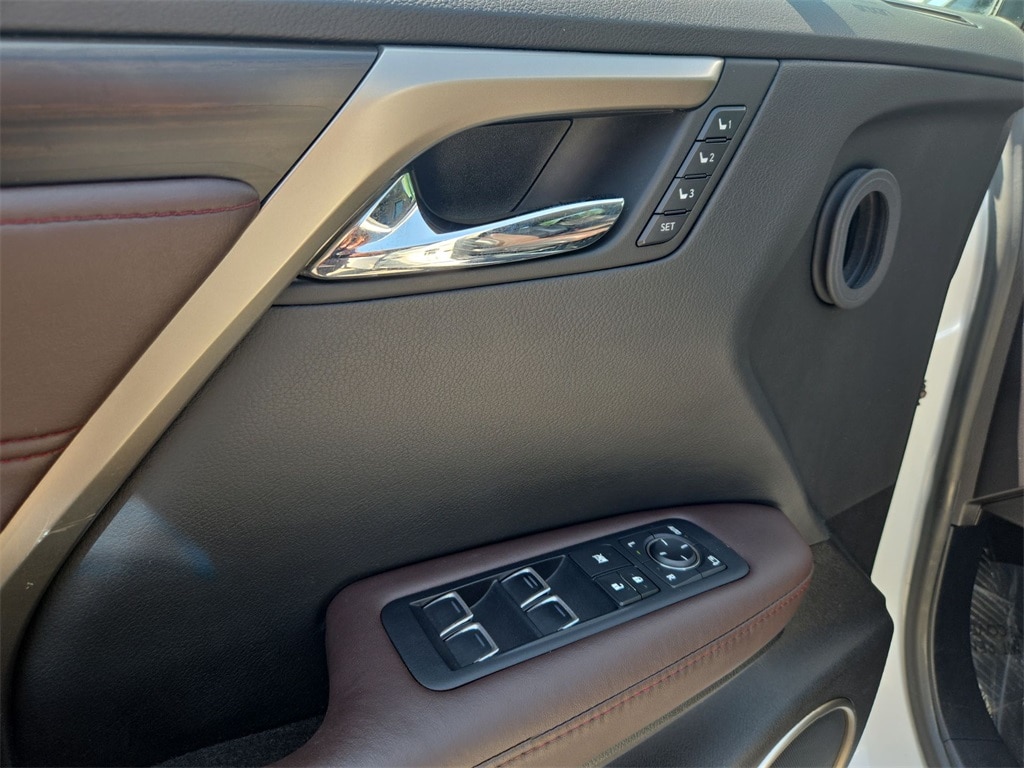 2017 LEXUS RX - Image 30