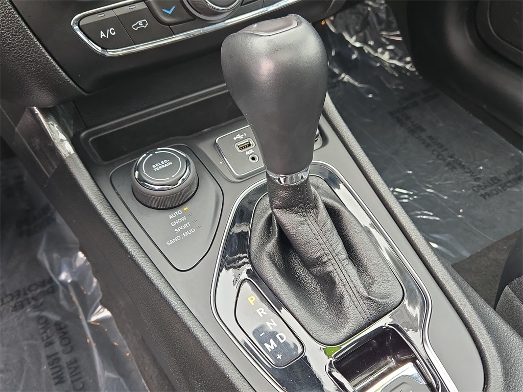 2022 JEEP CHEROKEE - Image 16