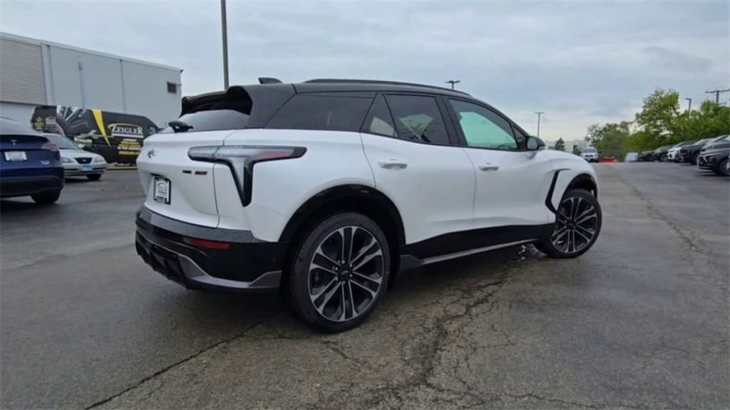 2025 Chevrolet Blazer EV SS - Photo 9