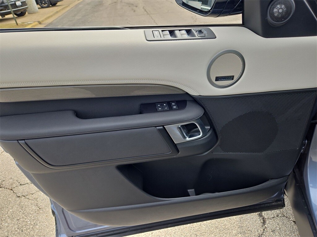 2023 LAND ROVER DISCOVERY - Image 29