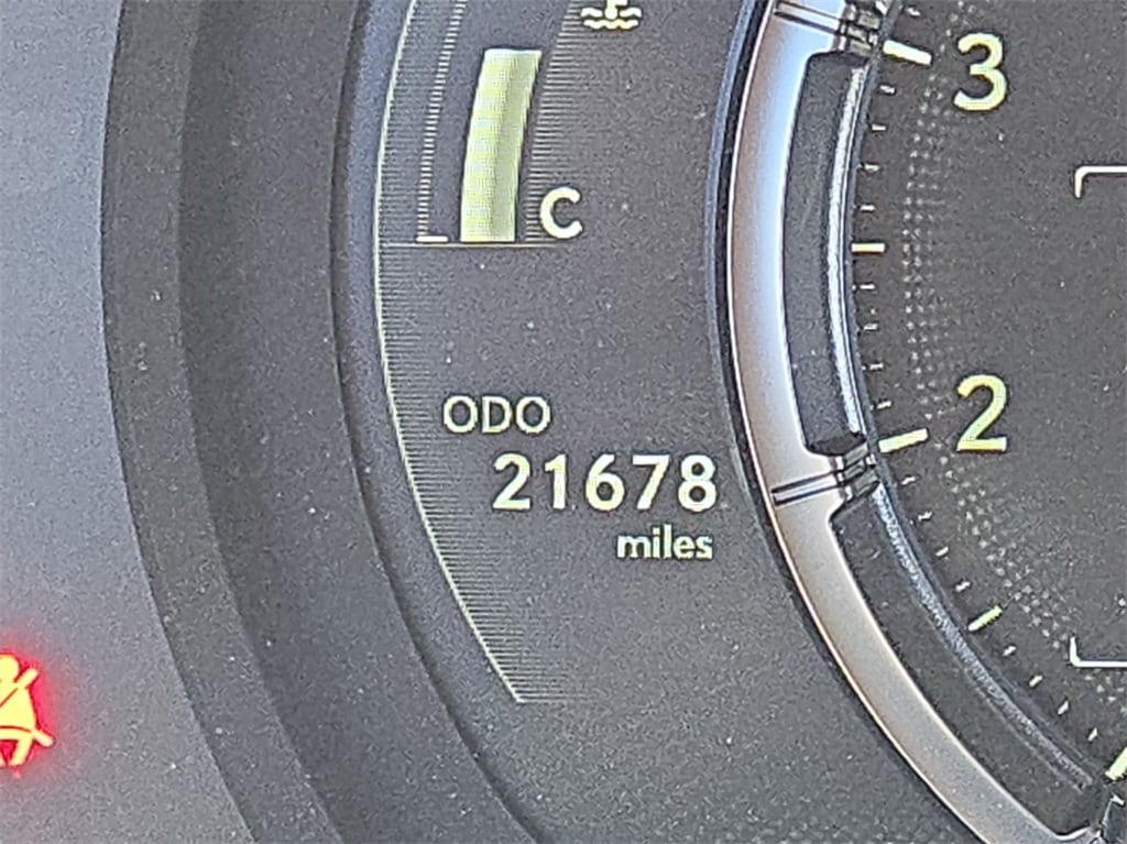 2022 LEXUS IS - Image 18