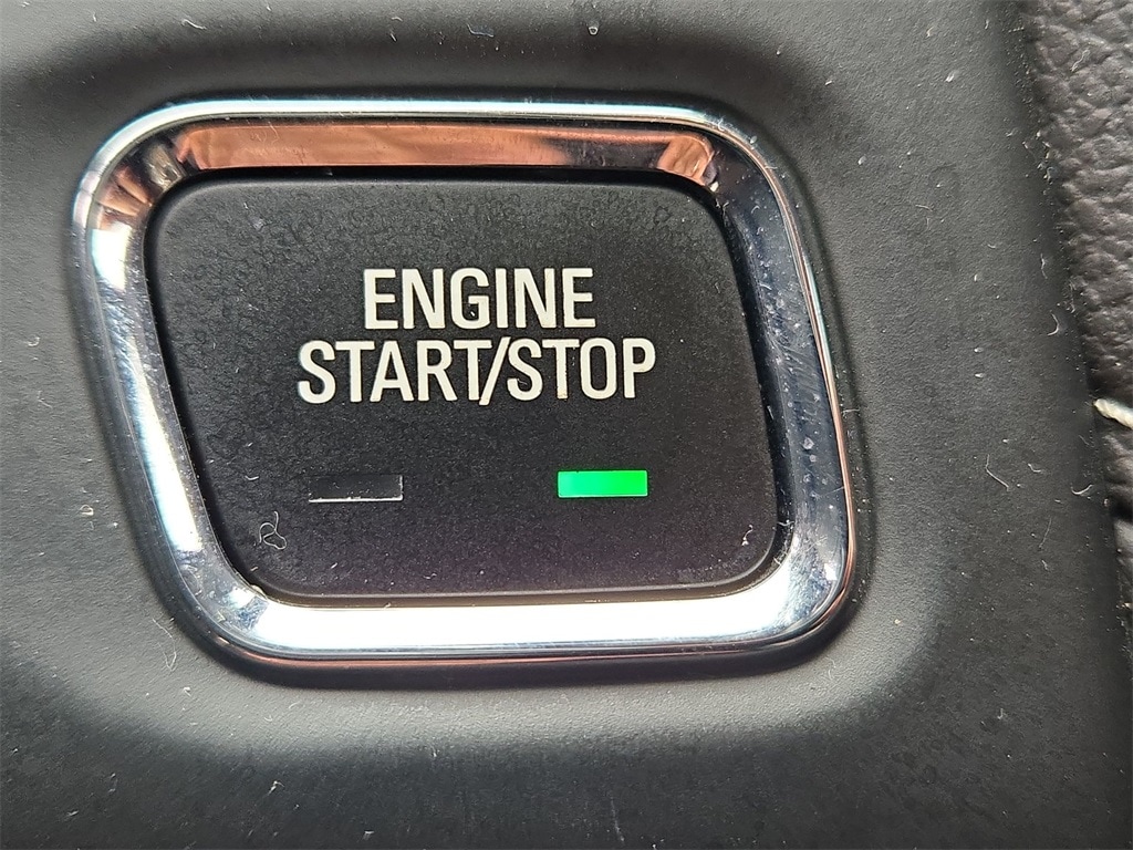 2023 GMC ACADIA - Image 16