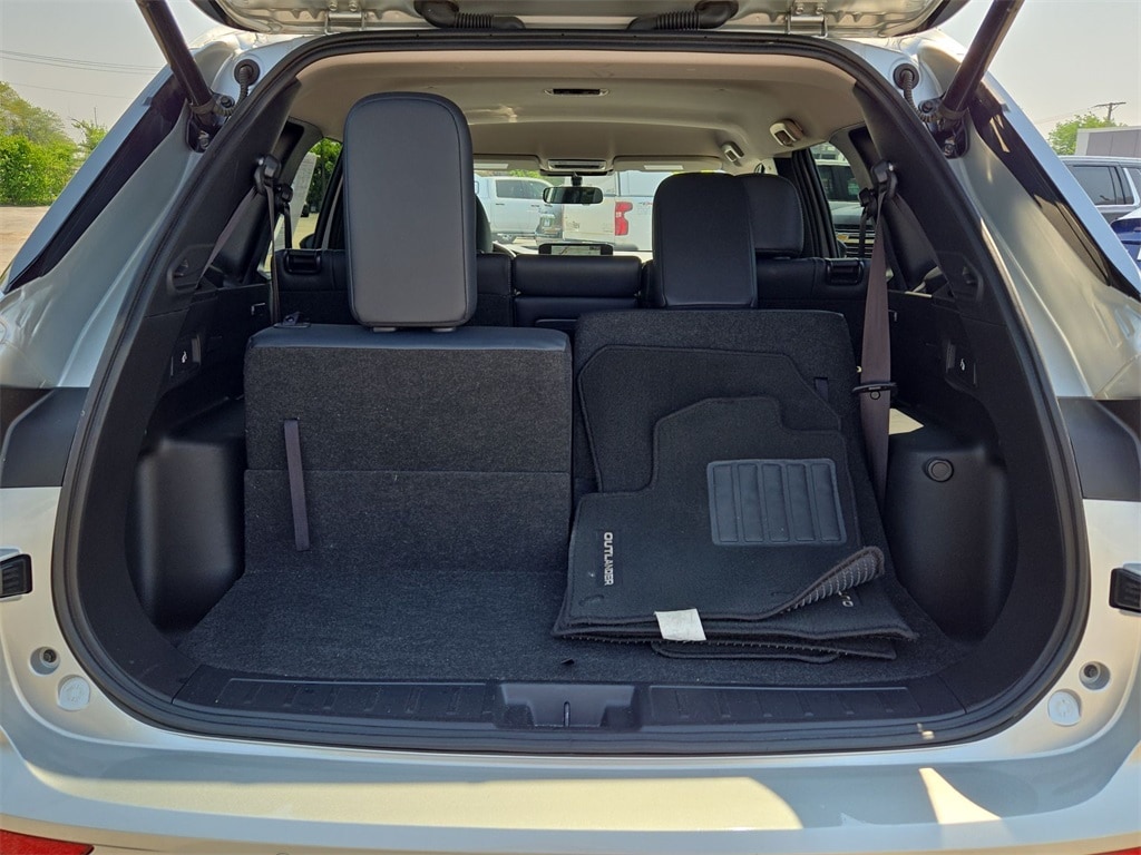 2024 MITSUBISHI OUTLANDER - Image 32