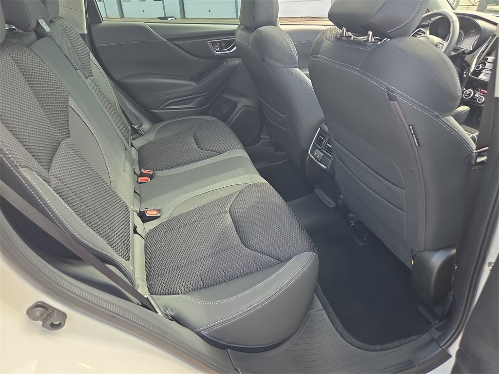 2022 SUBARU FORESTER - Image 32