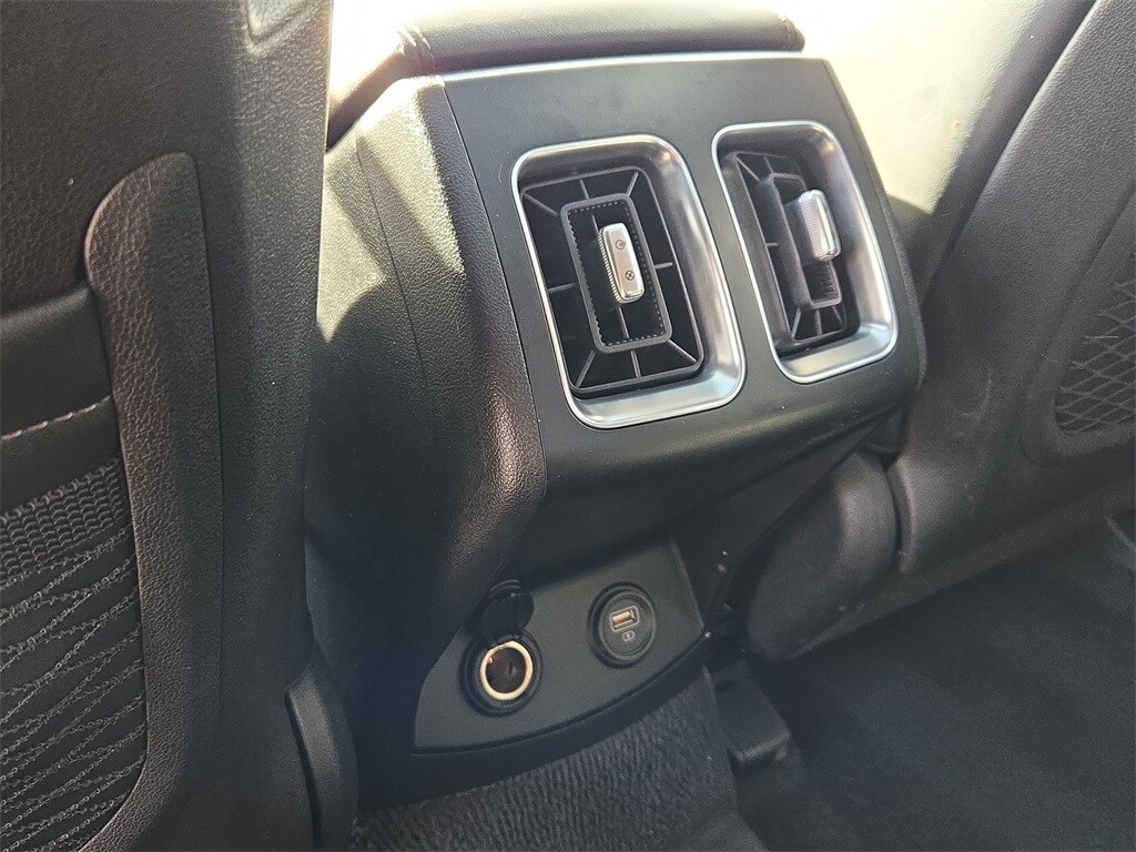 2022 KIA SORENTO - Image 28