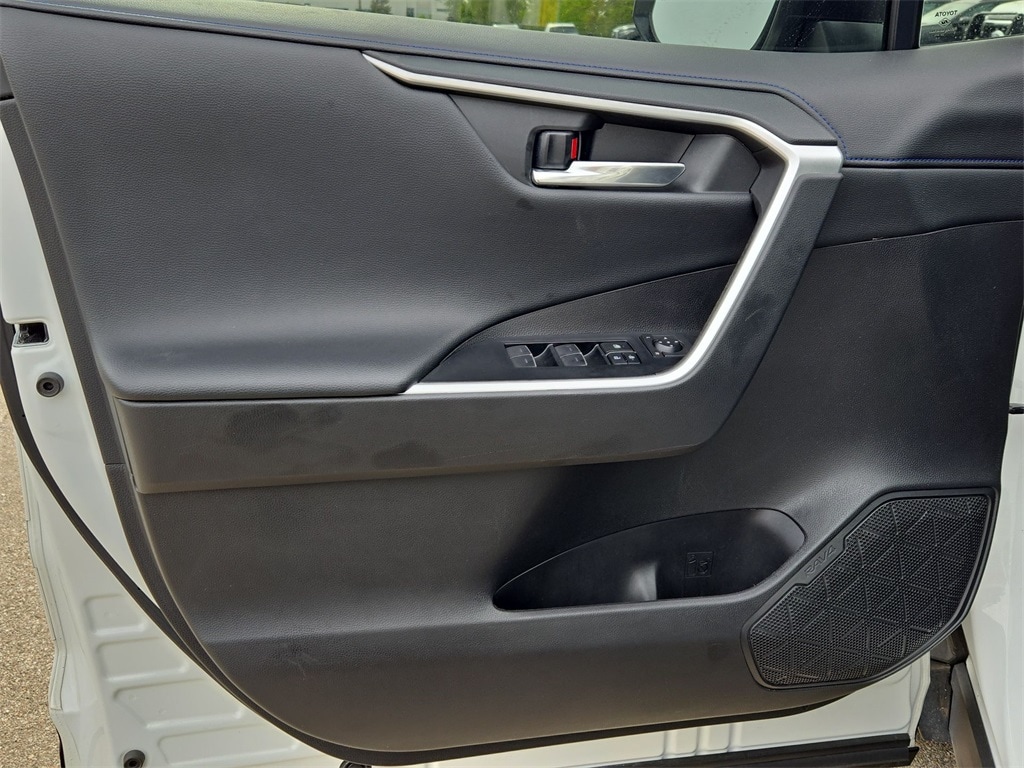 2022 TOYOTA RAV4 - Image 28