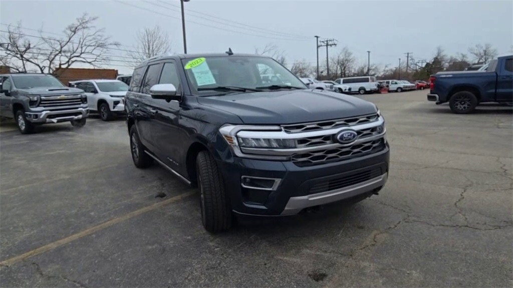 2023 Ford Expedition Platinum photo 2