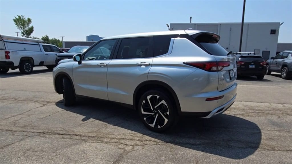 2024 MITSUBISHI OUTLANDER - Image 7