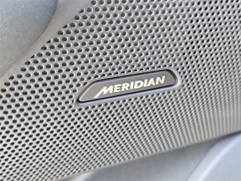 2023 LAND ROVER RANGE ROVER VELAR - Image 25