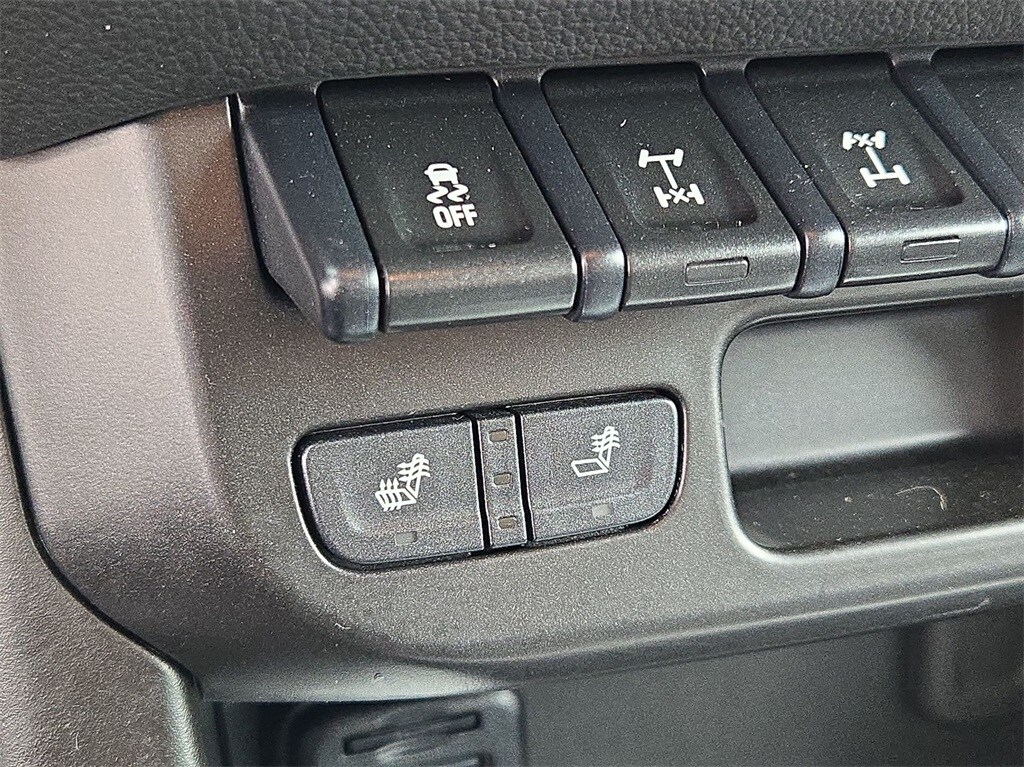 2021 CHEVROLET COLORADO - Image 24