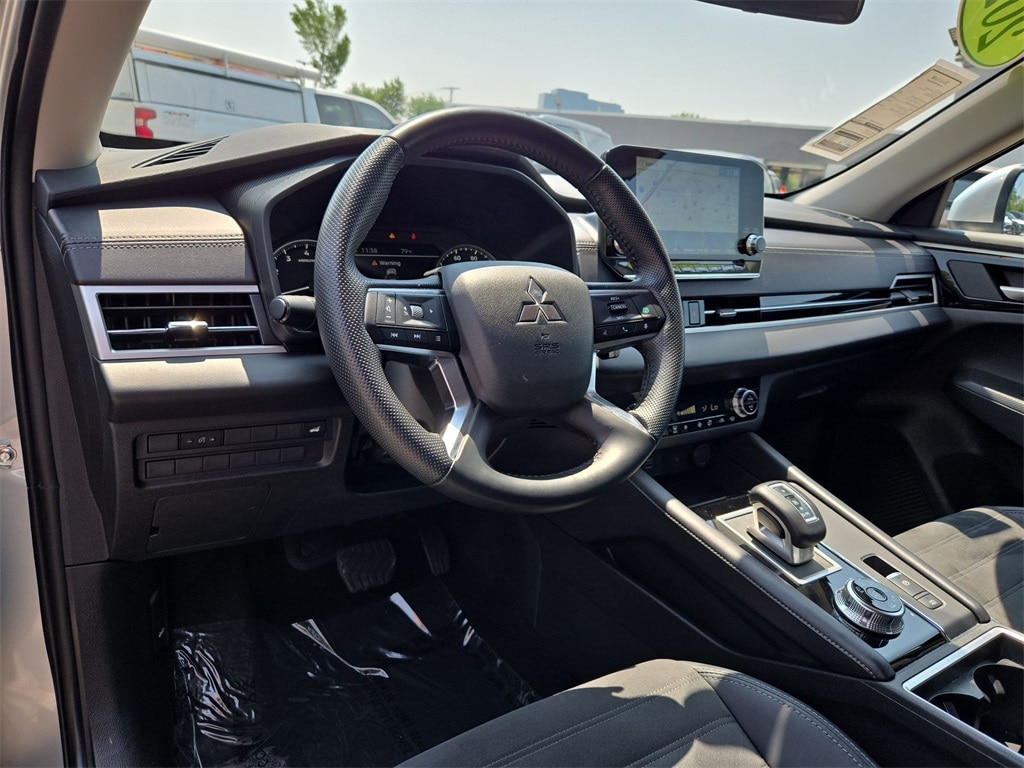 2024 MITSUBISHI OUTLANDER - Image 16