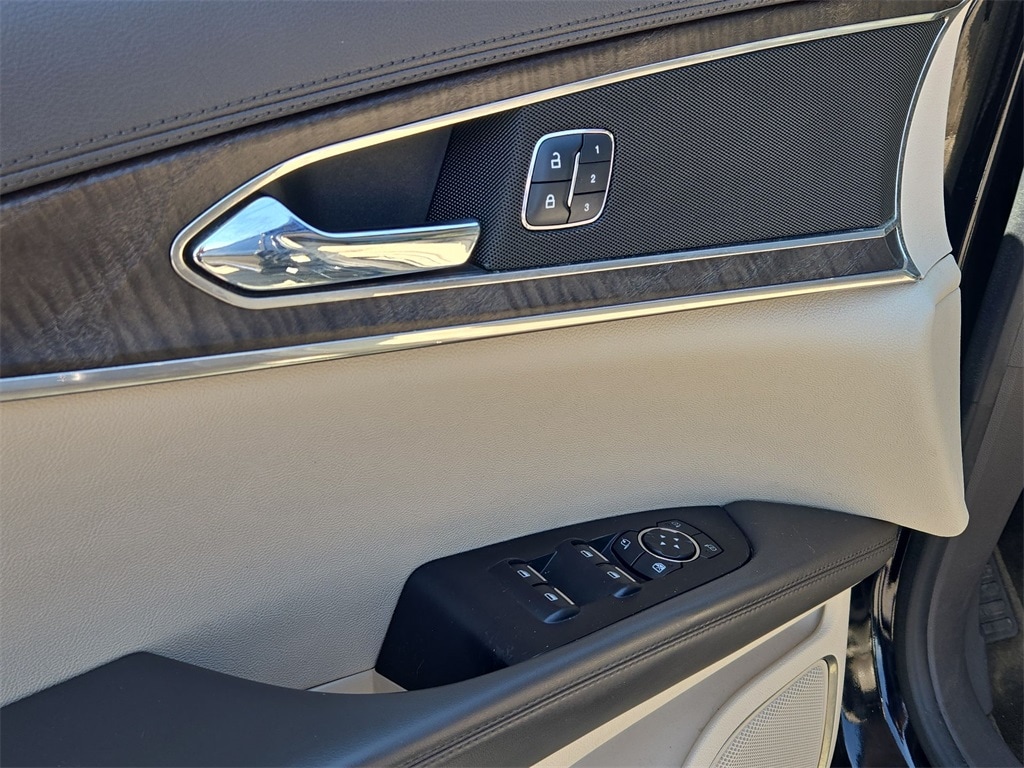 2017 LINCOLN MKX - Image 30